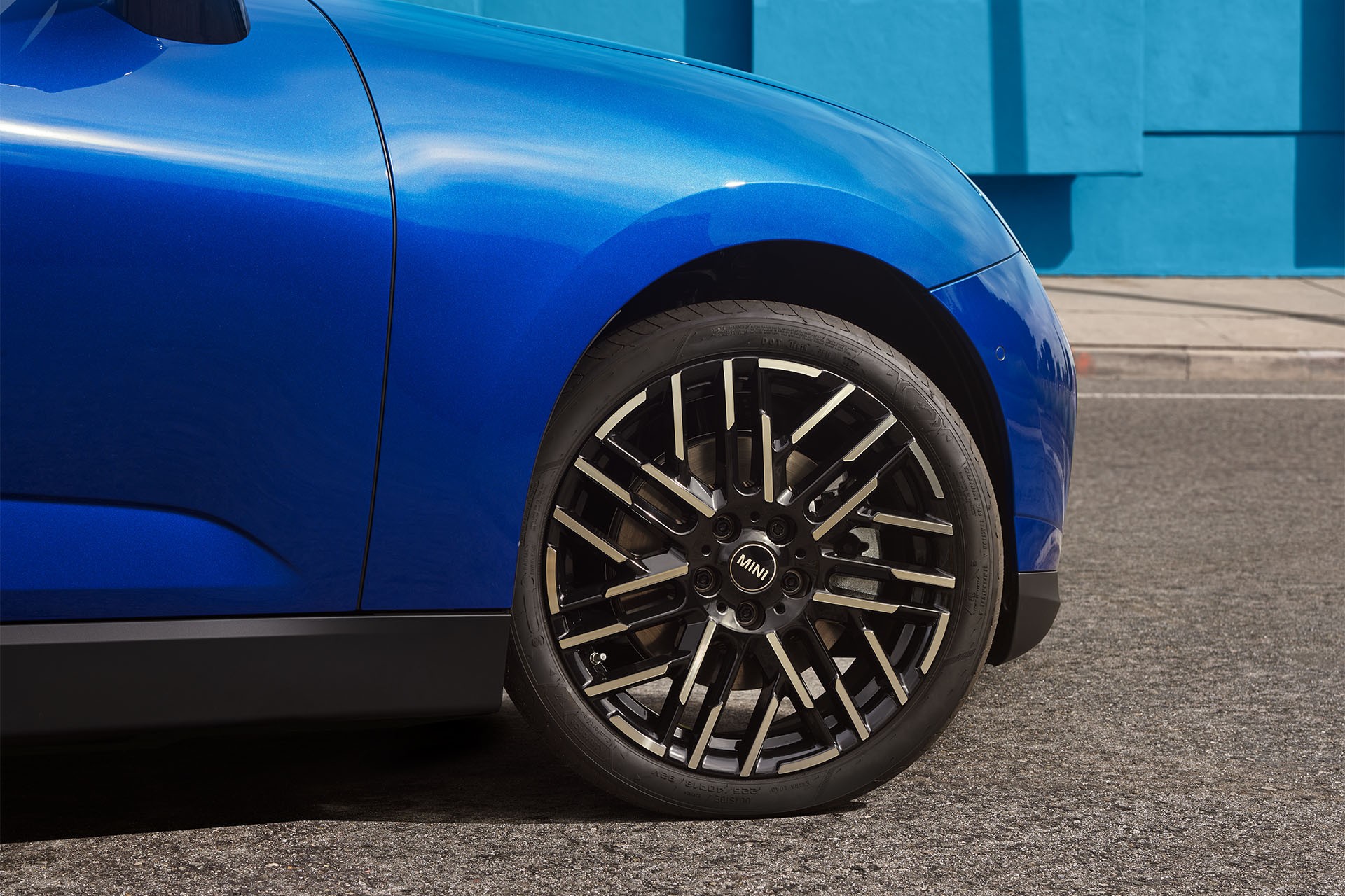 MINI all-electric - exterior gallery - wheel details